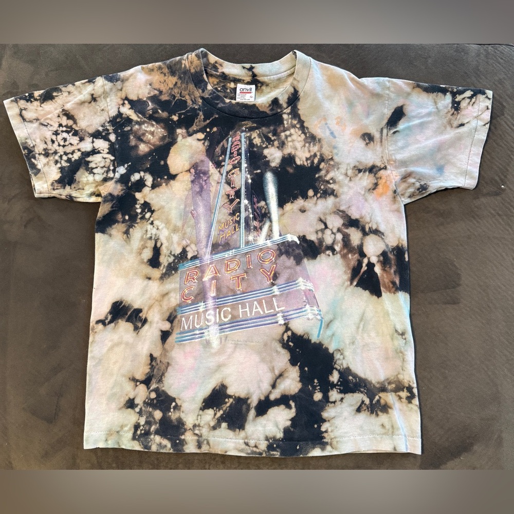 Vintage 1994 Radio City Music Hall Anvil Black Bleached Tee Single Stitch L